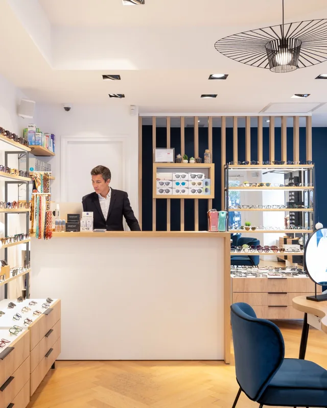 Intérieur de la boutique CONSTANT Opticiens